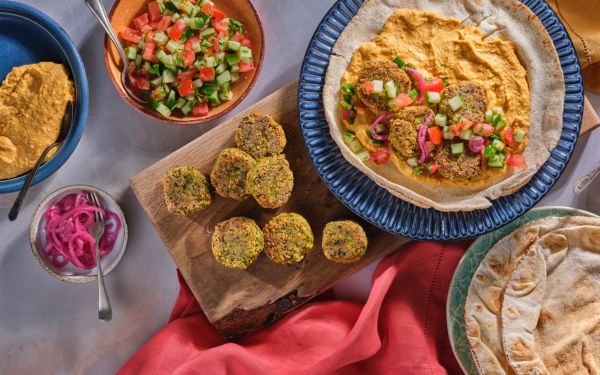 Falafels plated with pitas