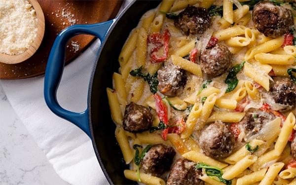 Arugula and Roasted Red Pepper Meatball Pasta